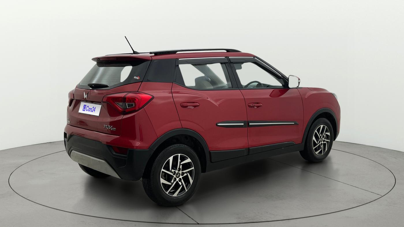 2023 Mahindra XUV300 W8 (O) 1.2 PETROL AMT, Petrol, Automatic, 9,410 km, Right Back Diagonal