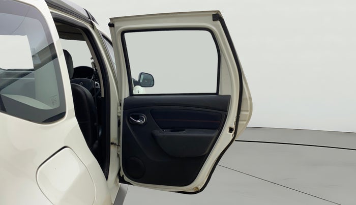 2017 Renault Duster 110 PS RXZ 4X4 MT DIESEL, Diesel, Manual, 48,607 km, RHS Rear Door