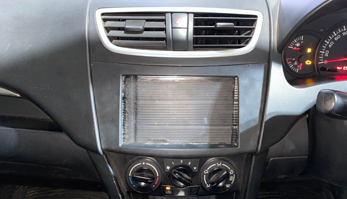 2016 Maruti Swift LXI (O), Petrol, Manual, 67,639 km, Air Conditioner