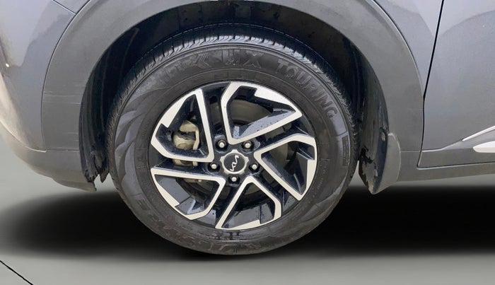 2023 KIA CARENS LUXURY PLUS 1.5 IMT PETROL, Petrol, Manual, 32,480 km, Left Front Wheel