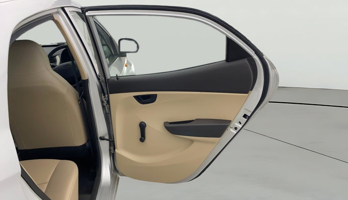 2017 Hyundai Eon ERA +, Petrol, Manual, 27,680 km, RHS Rear Door