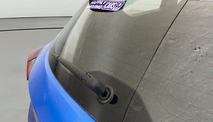 2022 Renault Kiger RXZ AMT DUAL TONE, Petrol, Automatic, 1,07,384 km, Rear Wiper