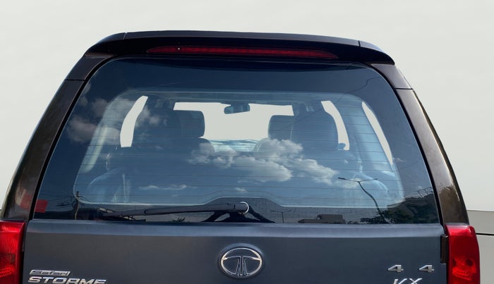 2013 Tata Safari Storme 2.2 VX 4X2, Diesel, Manual, 1,06,044 km, Rear Windshield