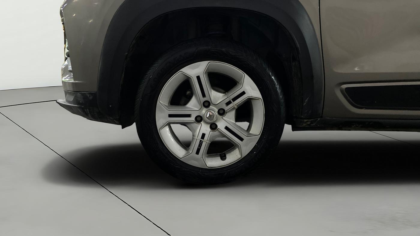 2021 Renault Kiger RXT MT, Petrol, Manual, 75,595 km, Left Front Wheel