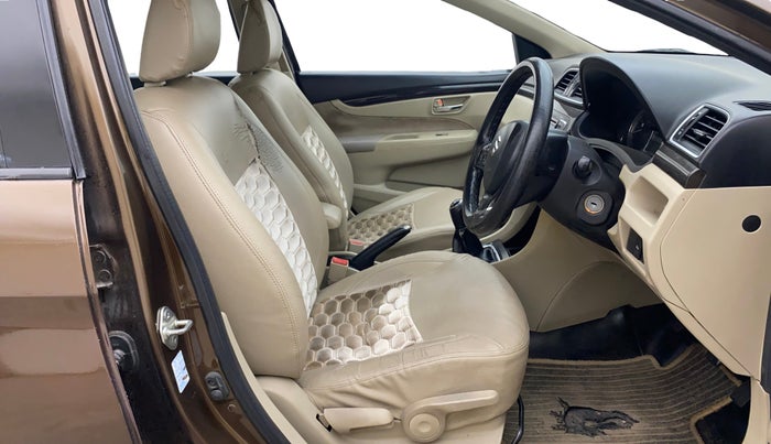 2016 Maruti Ciaz VXI+, Petrol, Manual, 1,34,667 km, Right Side Front Door Cabin