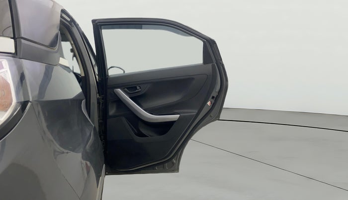 2022 Tata NEXON XMA SUNROOF PETROL, Petrol, Automatic, 29,265 km, RHS Rear Door