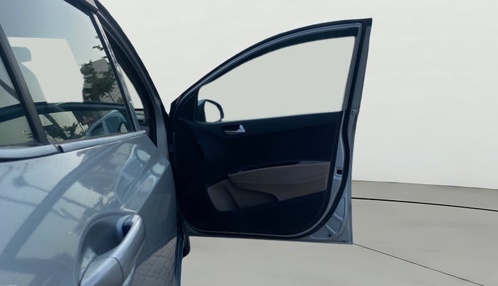 2018 Hyundai Grand i10 SPORTZ 1.2 KAPPA VTVT, CNG, Manual, 92,318 km, RHS Front Door