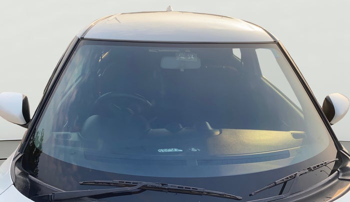 2018 Maruti Swift ZXI AMT, Petrol, Automatic, 98,789 km, Front Windshield