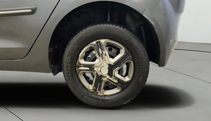 2022 Tata ALTROZ XE PETROL, Petrol, Manual, 51,889 km, Left Rear Wheel