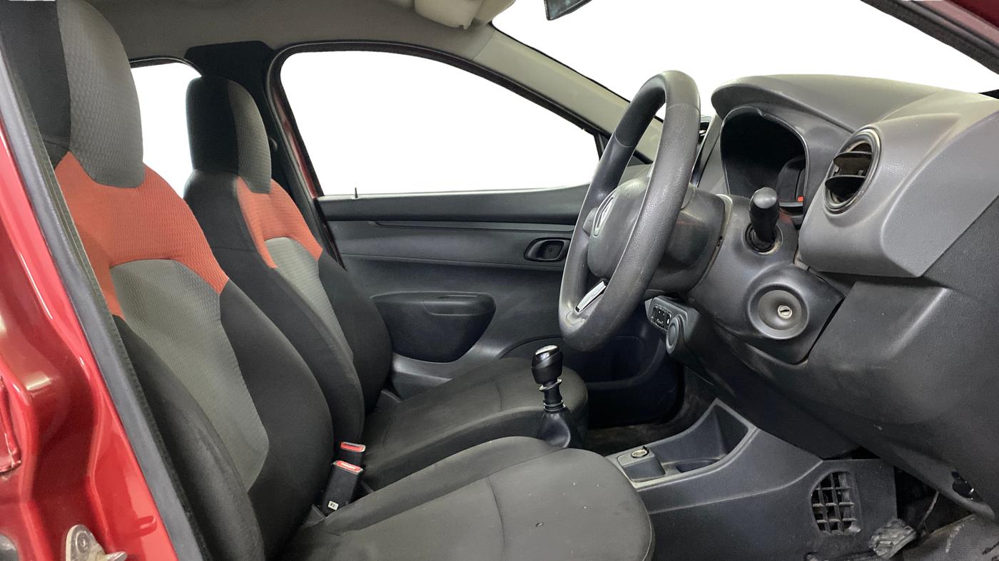 2015 Renault Kwid RXT 0.8, Petrol, Manual, 32,659 km, Right Side Front Door Cabin
