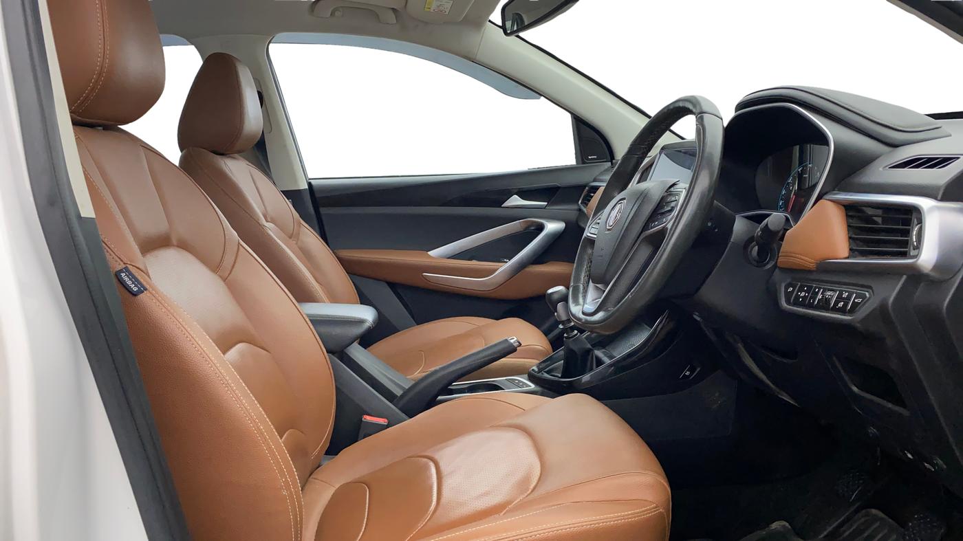 2022 MG HECTOR PLUS SHARP 2.0 DIESEL TURBO MT 6-STR, Diesel, Manual, 47,099 km, Right Side Front Door Cabin