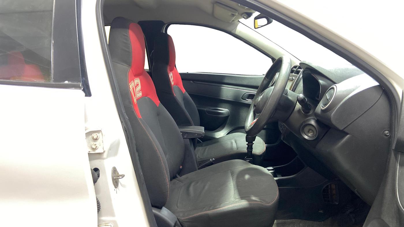 2017 Renault Kwid RXT 0.8, Petrol, Manual, 34,478 km, Right Side Front Door Cabin