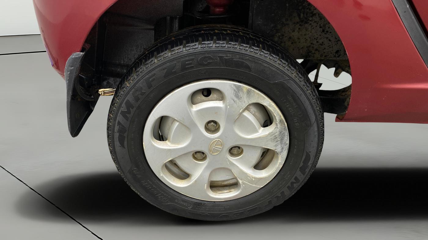 2015 Tata Nano TWIST XTA, Petrol, Automatic, 31,184 km, Right Rear Wheel