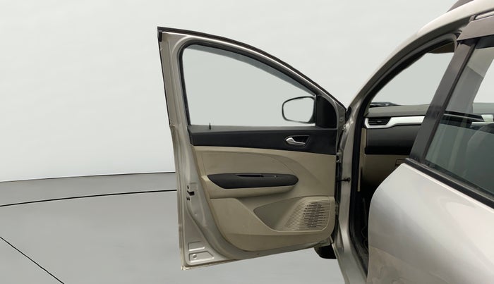 2021 Renault TRIBER RXZ AMT, Petrol, Automatic, 45,783 km, LHS Front Door