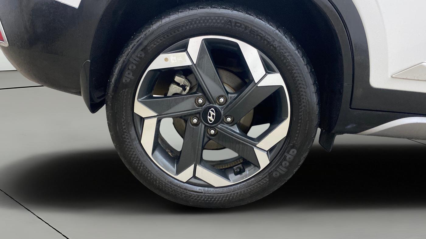 2022 Hyundai ALCAZAR 2.0 SIGNATURE MT 6STR, Petrol, Manual, 28,560 km, Right Rear Wheel