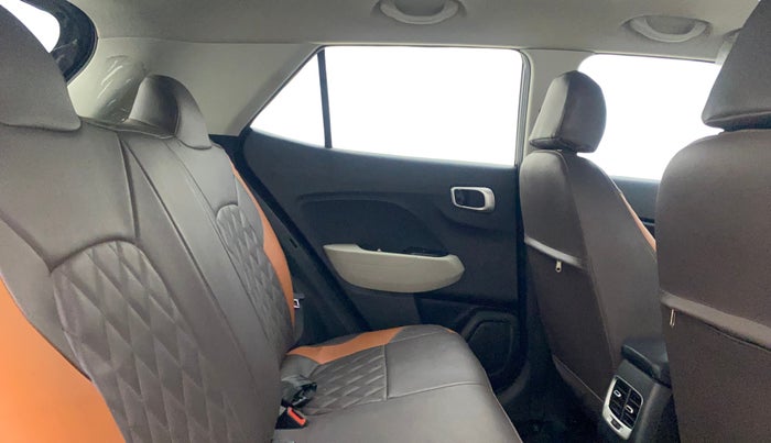 2022 Hyundai VENUE S (O) 1.0 TURBO IMT, Petrol, Manual, 19,024 km, Right Side Rear Door Cabin