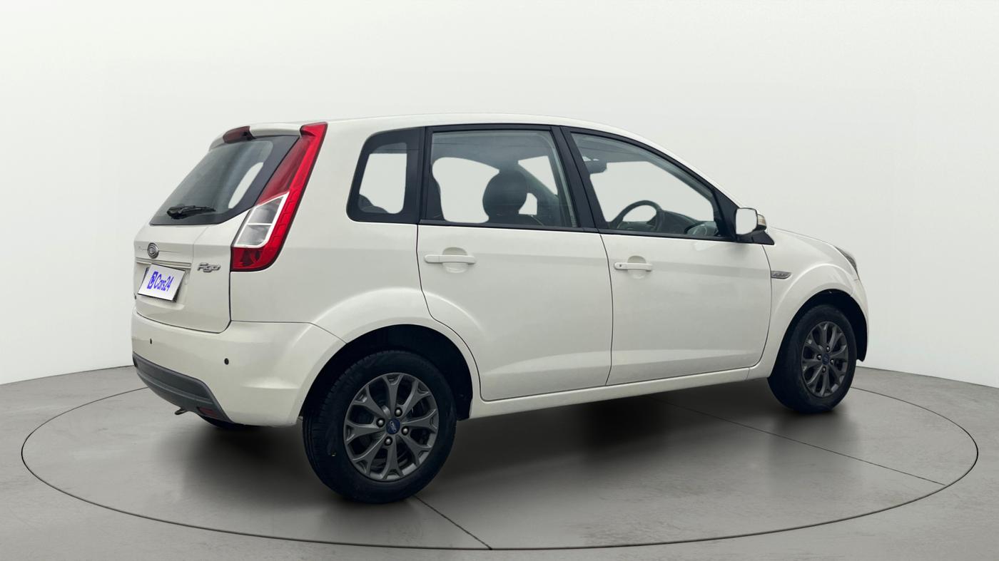 2015 Ford Figo TITANIUM 1.2 PETROL, Petrol, Manual, 67,115 km, Right Back Diagonal