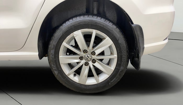 2017 Volkswagen Ameo HIGHLINE DSG 1.5 DIESEL , Diesel, Automatic, 1,00,607 km, Left Rear Wheel