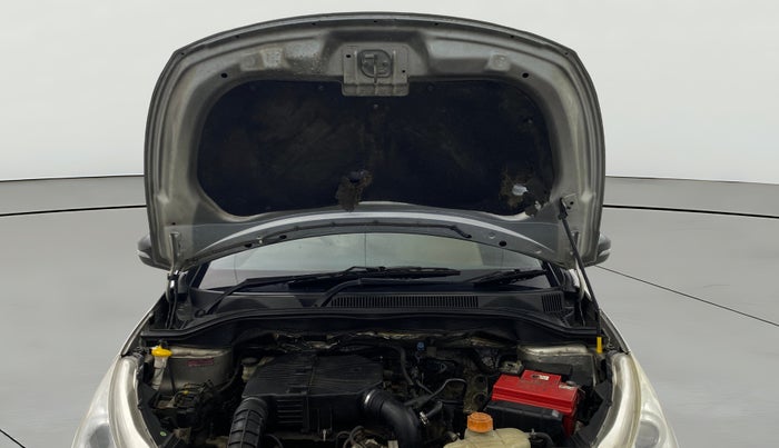 2015 Tata Zest XMS PETROL, Petrol, Manual, 70,846 km, Open Bonet