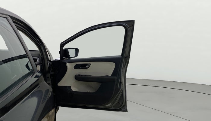 2022 Tata ALTROZ XZ PLUS PETROL, CNG, Manual, 1,27,164 km, RHS Front Door