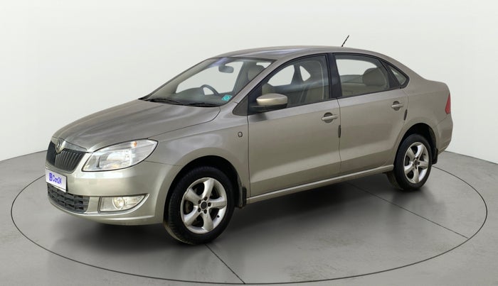 2014 Skoda Rapid 1.6 MPI AMBITION PLUS AT, Petrol, Automatic, 62,605 km, Left Front Diagonal