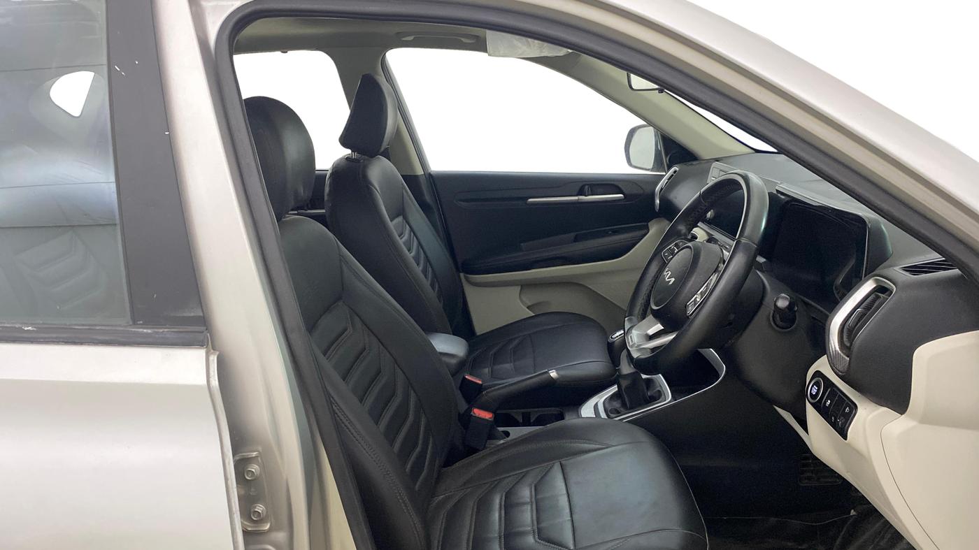 2023 KIA SONET HTX 1.0 IMT, Petrol, Manual, 57,601 km, Right Side Front Door Cabin