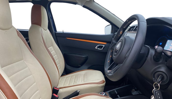 2020 Renault Kwid CLIMBER 1.0 AMT (O), Petrol, Automatic, 29,365 km, Right Side Front Door Cabin