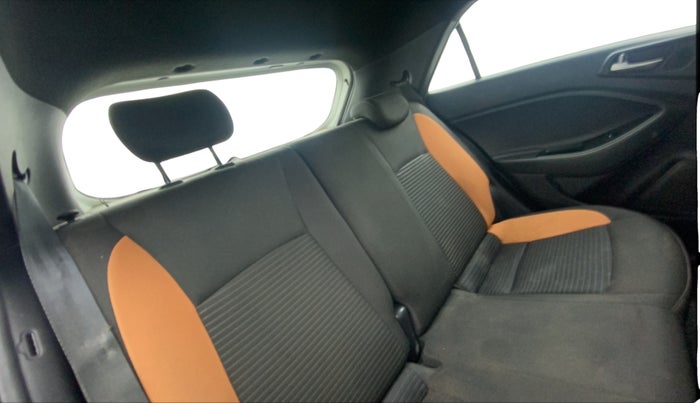 2016 Hyundai i20 Active 1.4 SX, Diesel, Manual, 65,470 km, Right Side Rear Door Cabin