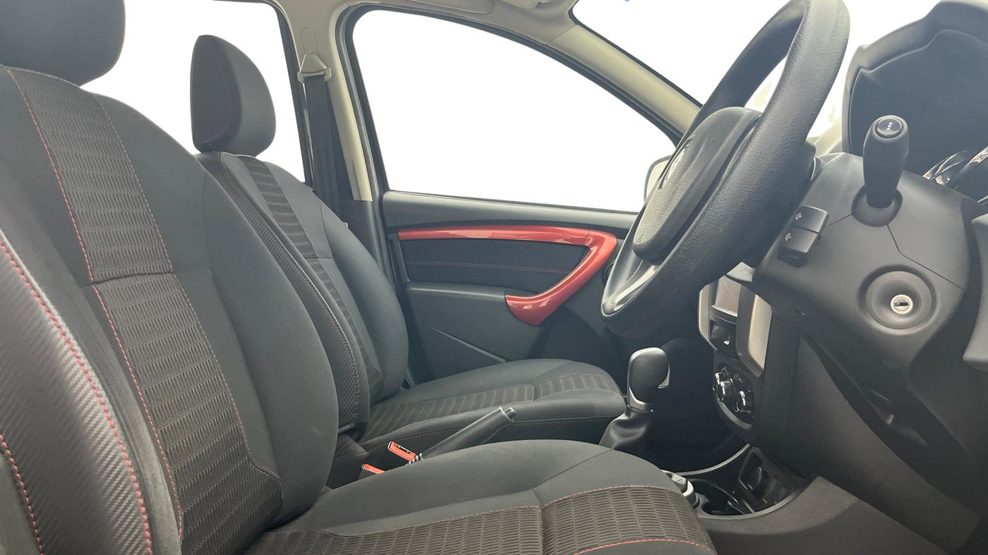 2018 Renault Duster RXS CVT, Petrol, Automatic, 54,897 km, Right Side Front Door Cabin