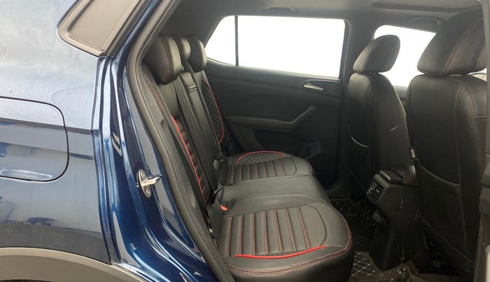 2025 Volkswagen TAIGUN GT Line 1.0L TSI MT, Petrol, Manual, 14,351 km, Right Side Rear Door Cabin