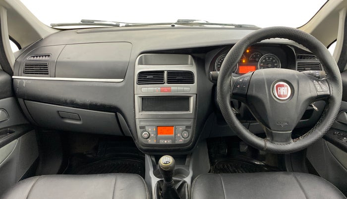 2014 Fiat Grand Punto EMOTION PACK 1.3 90 HP, Diesel, Manual, 1,18,443 km, Dashboard