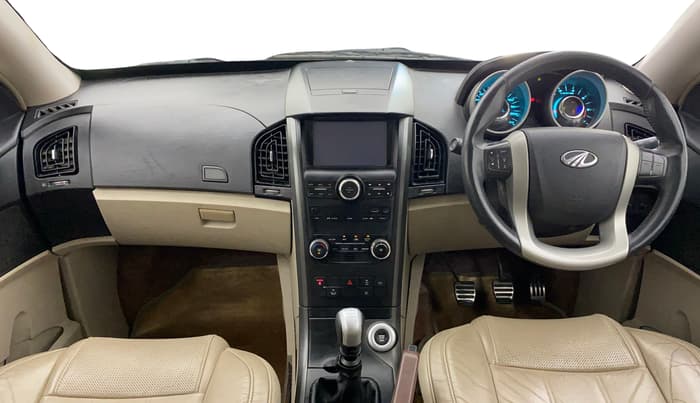 2017 Mahindra XUV500 W10, Diesel, Manual, 72,010 km, Dashboard