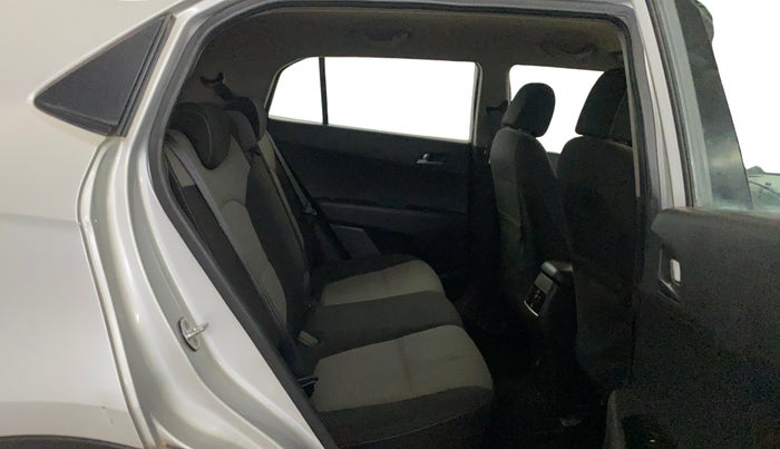 2015 Hyundai Creta SX PLUS 1.6 PETROL, Petrol, Manual, 37,371 km, Right Side Rear Door Cabin