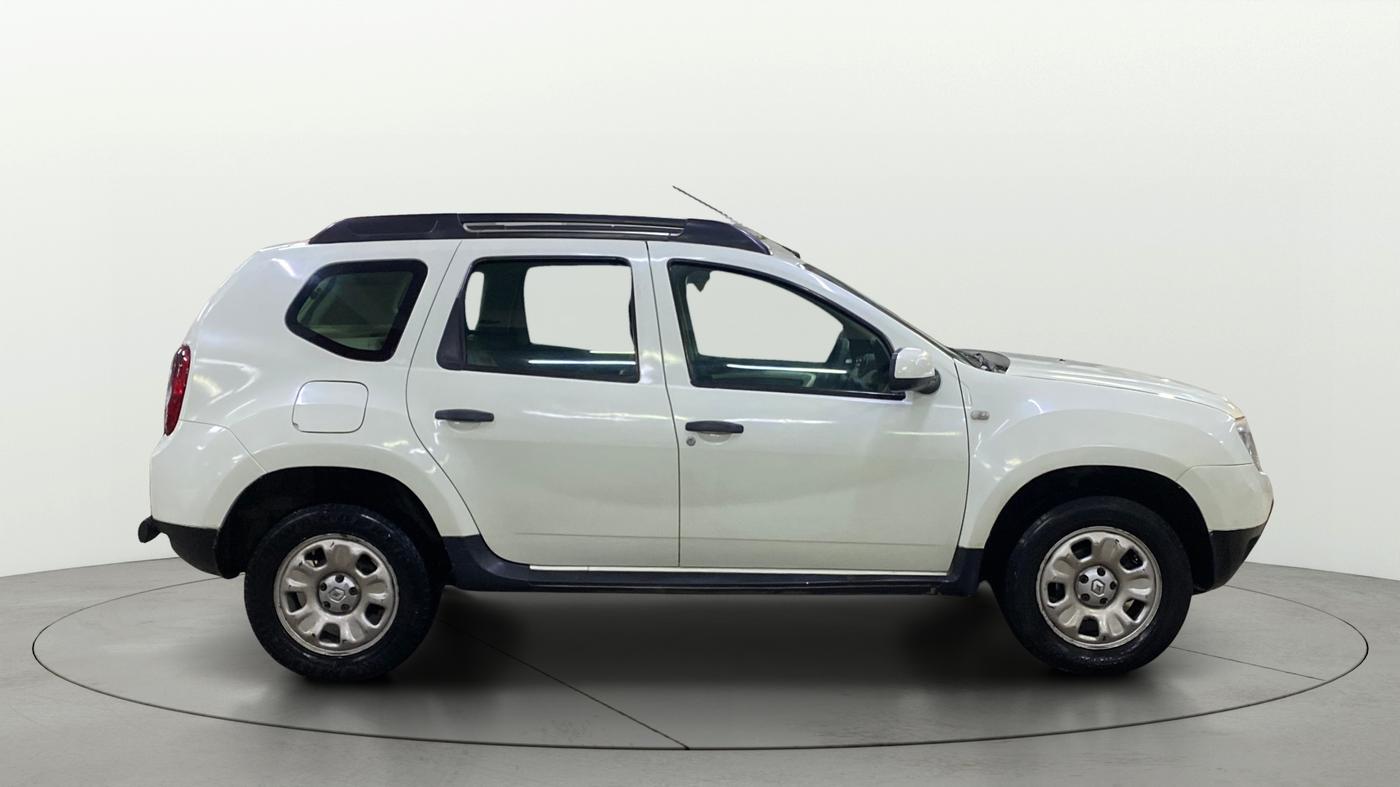 2014 Renault Duster 85 PS RXL DIESEL, Diesel, Manual, 92,271 km, Right Side View
