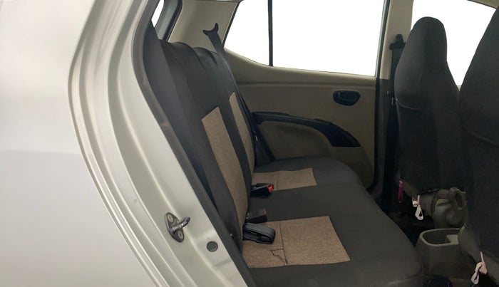 2015 Hyundai i10 MAGNA 1.1, Petrol, Manual, 36,590 km, Right Side Rear Door Cabin