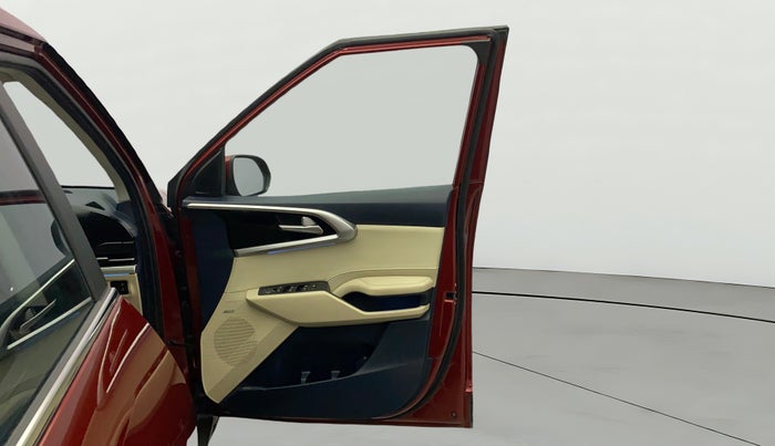 2022 KIA CARENS LUXURY PLUS 1.4 PETROL DCT 7 STR, Petrol, Automatic, 42,428 km, RHS Front Door