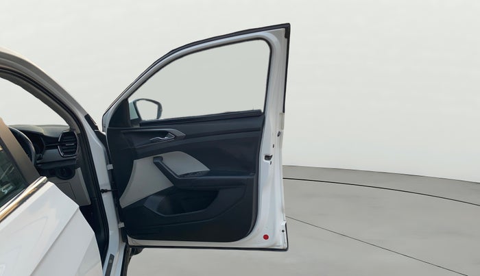 2023 Skoda KUSHAQ AMBITION 1.0L TSI MT, Petrol, Manual, 94,691 km, RHS Front Door