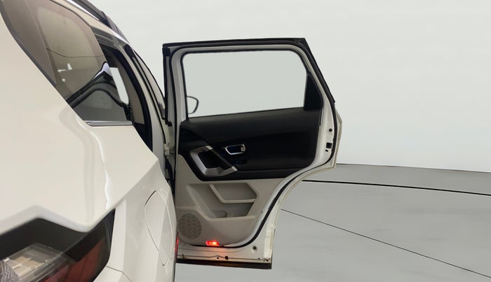 2022 Tata Safari XT, Diesel, Manual, 66,443 km, RHS Rear Door