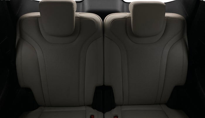 2024 Mahindra XUV700 AX 7 LUXURY D AT 7 STR, Diesel, Automatic, 28,342 km, Third Seat Row ( optional )