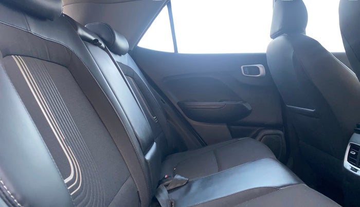 2019 Hyundai VENUE SX 1.0 (O) TURBO, Petrol, Manual, 48,216 km, Right Side Rear Door Cabin