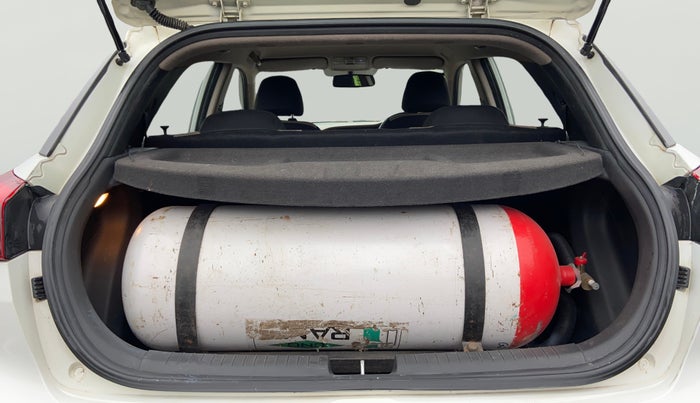 2015 Hyundai Elite i20 SPORTZ 1.2, CNG, Manual, 80,669 km, Boot Open Zoomed View