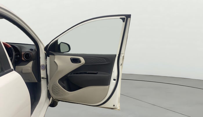 2022 Hyundai AURA S 1.2 CRDI, Diesel, Manual, 64,920 km, RHS Front Door