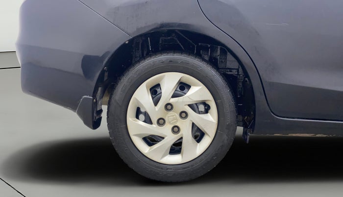 2013 Honda Amaze 1.5L I-DTEC S, Diesel, Manual, 1,09,872 km, Right Rear Wheel