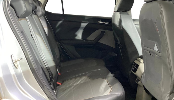 2022 Skoda KUSHAQ STYLE 1.0L TSI MT, Petrol, Manual, 33,107 km, Right Side Rear Door Cabin