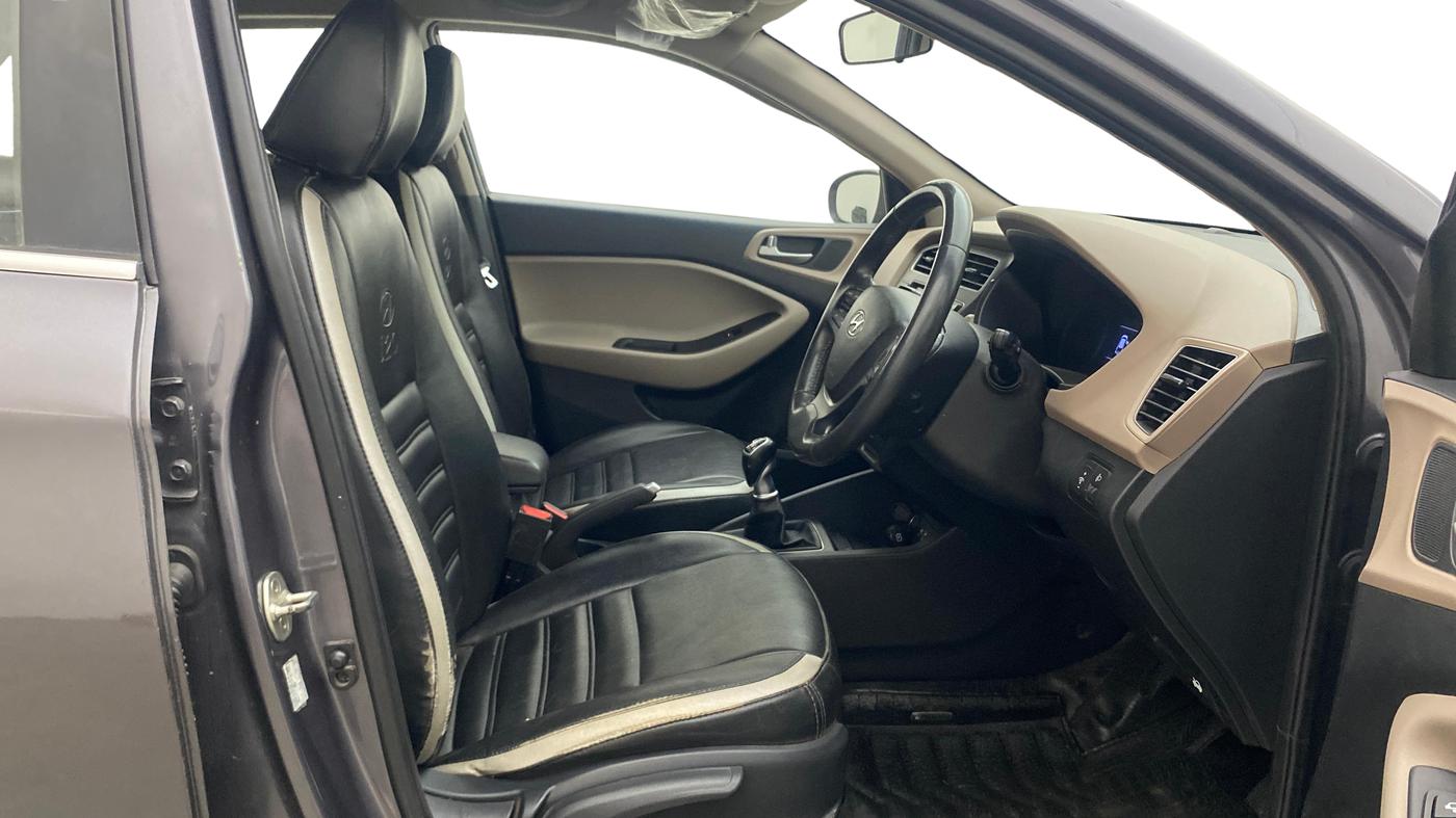 2019 Hyundai Elite i20 ASTA 1.4 CRDI (O), Diesel, Manual, 65,162 km, Right Side Front Door Cabin