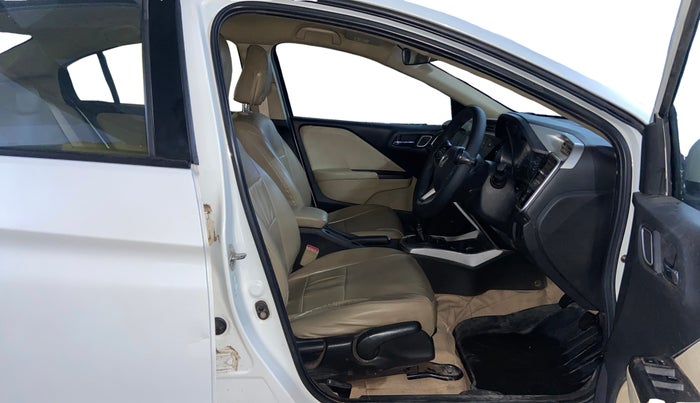 2021 Honda City 1.5L I-VTEC V MT 5TH GEN, CNG, Manual, 78,303 km, Right Side Front Door Cabin