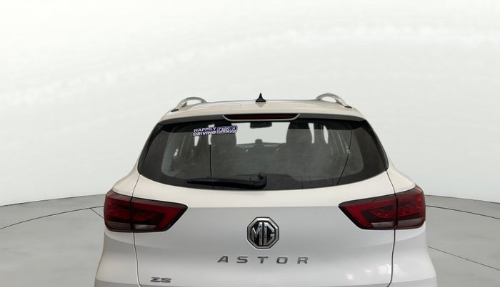 2023 MG ASTOR SHARP 1.5 CVT, Petrol, Automatic, 48,521 km, Rear Windshield