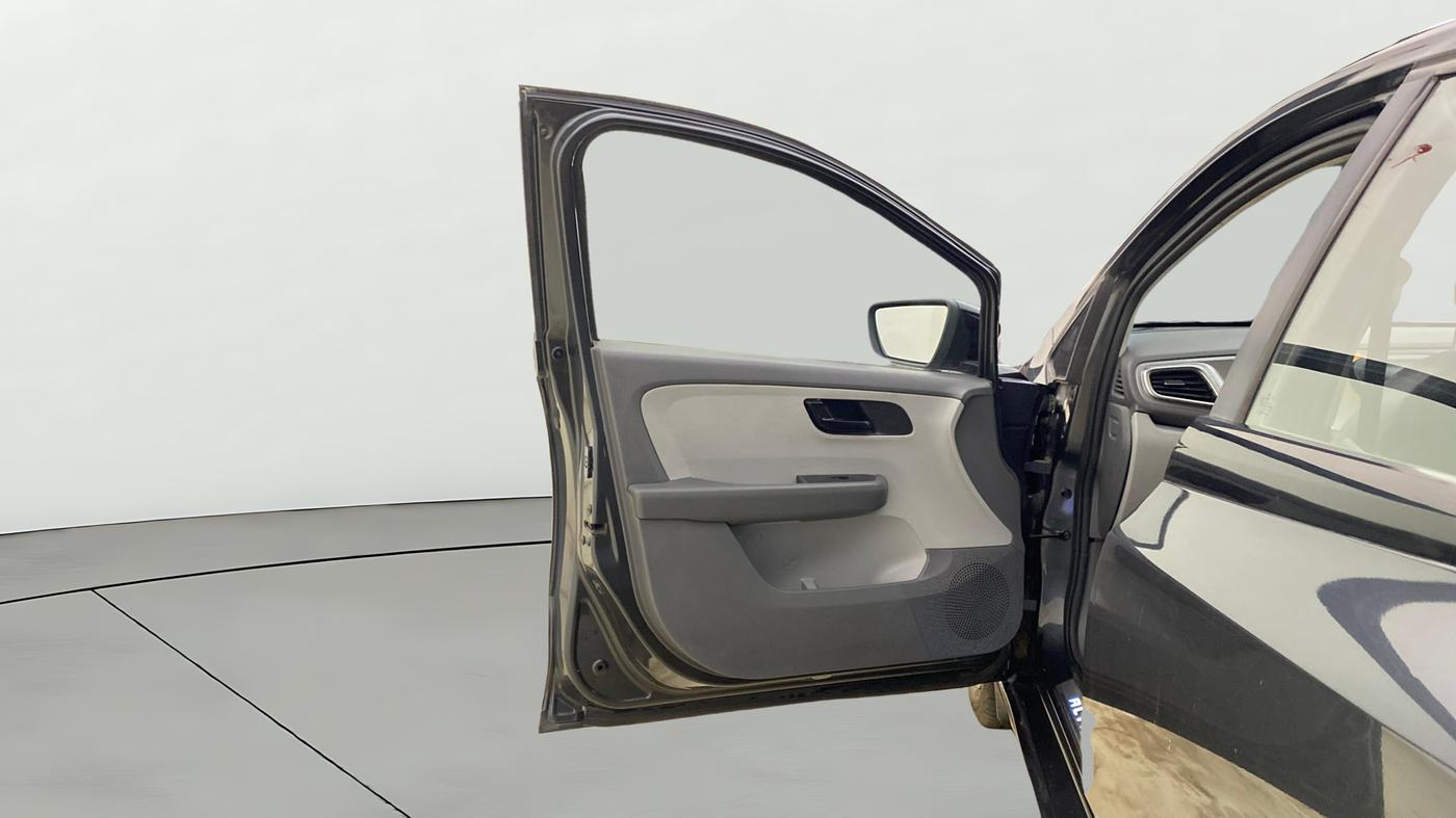 2020 Tata ALTROZ XT PETROL, Petrol, Manual, 84,437 km, LHS Front Door