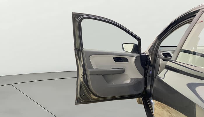 2020 Tata ALTROZ XT PETROL, Petrol, Manual, 84,437 km, LHS Front Door