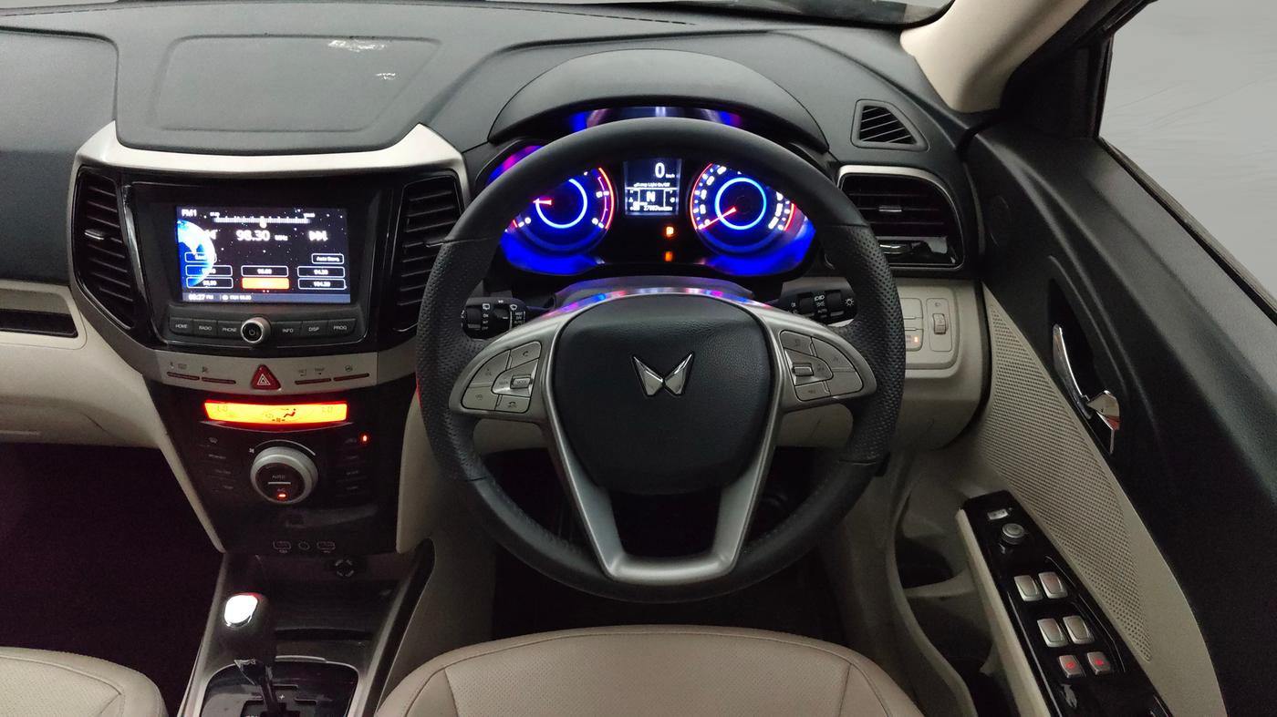2023 Mahindra XUV300 W8 (O) 1.5 DIESEL AMT, Diesel, Automatic, 27,883 km, Steering Wheel Close Up